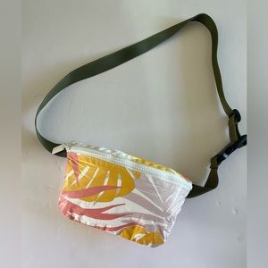 Aloha Collection - Tropics Hip Pack